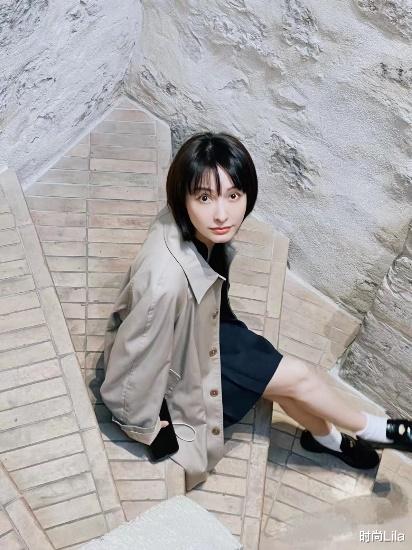 吴昕“阿里巴巴园区”露面，身材纤挑、脸颊饱满，41岁真年轻