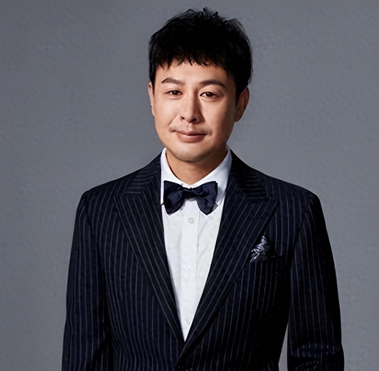 从爆红到“打回原形”，张颂文只用八个月，终是步了张小斐的后尘