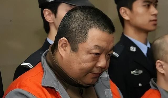 |臧天朔:与周海媚传绯闻,扇梅婷耳光,周公子出面让他差点被销户