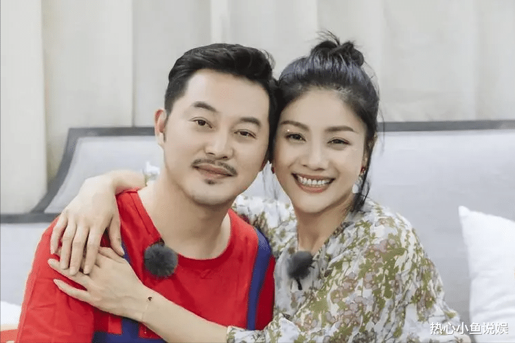 曝二字影帝出轨，在KTV卫生间与嫩模亲热，被服务员撞见一丝不挂