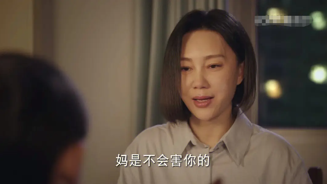 奶油蛋糕|男孩吃了一块奶油蛋糕,遭到妈妈抠嗓子眼催吐,还在班级群里发狂