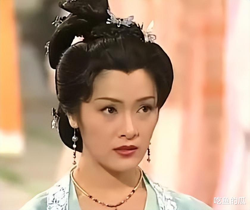 港剧的审美真奇怪，这4位演员长相平平，却总当主角演大美女，不理解