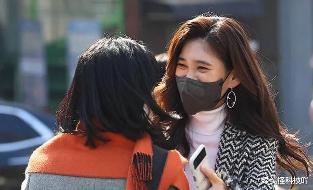 保安|三星长公主参加儿子毕业典礼，美貌刷屏韩网，儿子比哥哥孩子争气