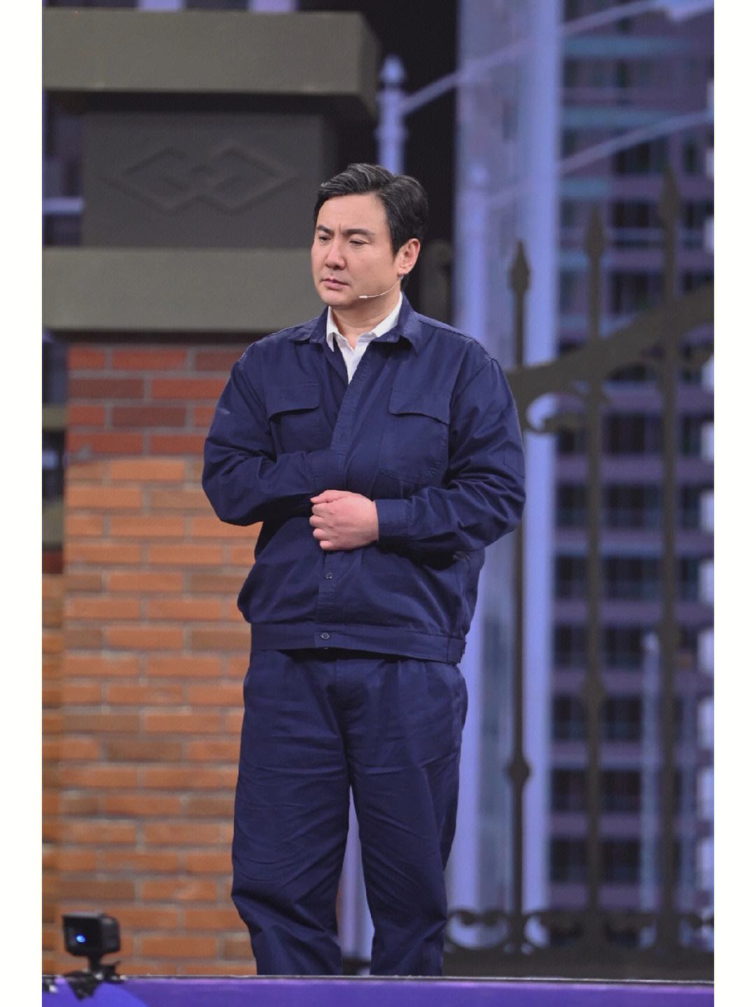 沈腾|44岁沈腾疑病倒出国求医！病情严重无法工作，脖子粗大引粉丝担忧