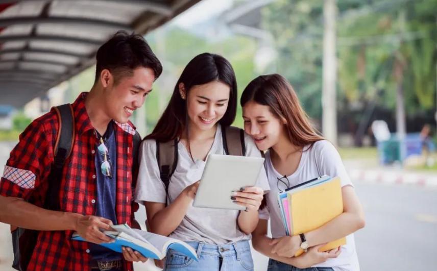 郴州|23年毕业生预计突破1100万,媒体呼吁:可以端盘子,不要歧视职业