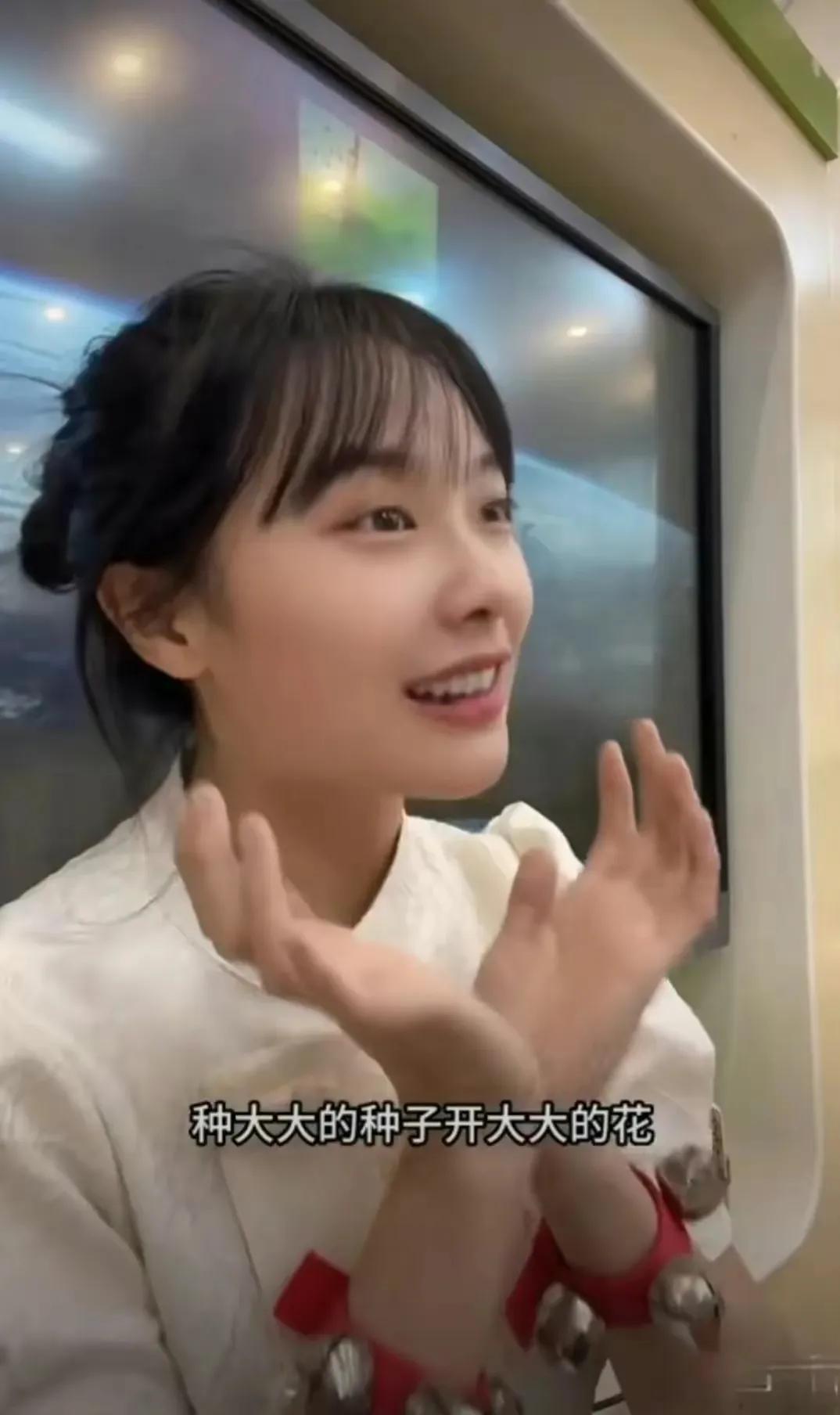 幼师|黄老师的走红：是才华与耐心的结晶，更是对教育事业的敬畏