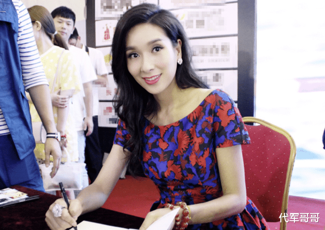 “最美亚姐”杨恭如:被一巴掌毁掉星途,如今49岁无人问津