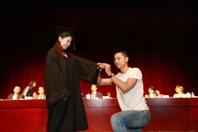 王雷|演员王雷:和岳母打乒乓球娶到娇妻,为给妻子安全感不接吻戏