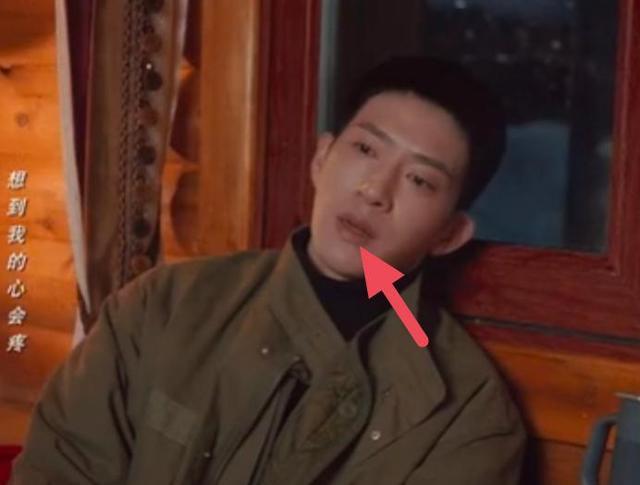 谭松韵|井柏然的“病态唇”，谭松韵的“时穿脸”，才是偶像剧的正向标杆