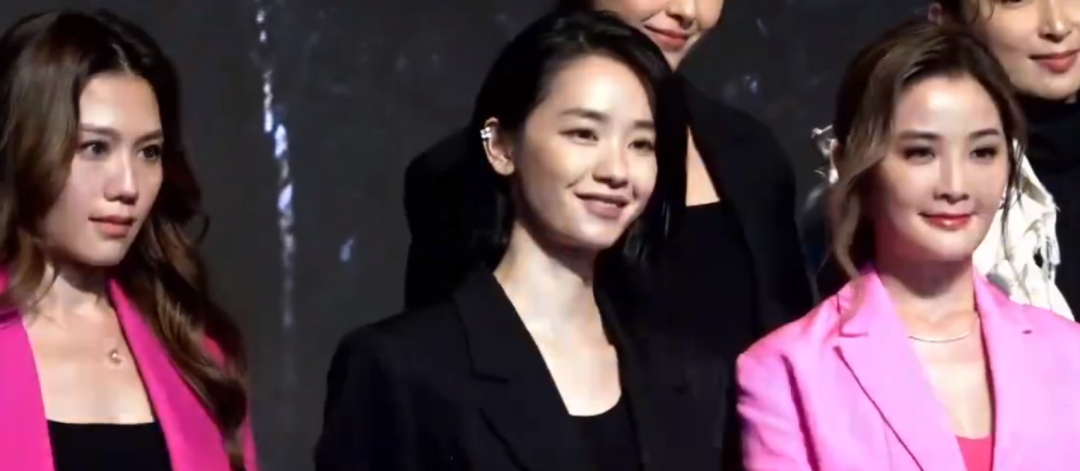 阿Sa|旧爱名场面又来了!陈伟霆与阿Sa同框,女方尴尬撞衫!