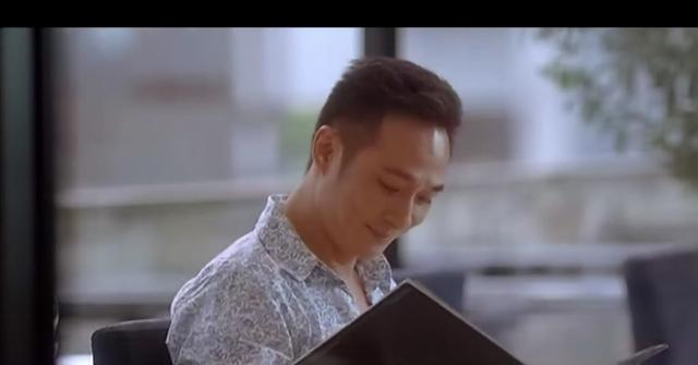 她再美,我也不敢看