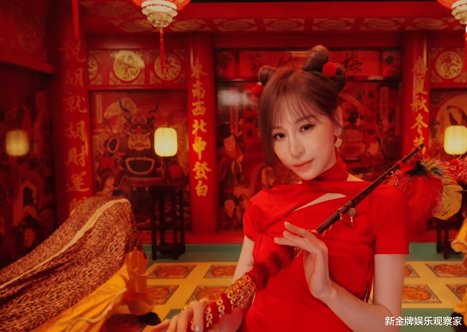 王心凌国风旗袍太美了,吃透浪姐红利,40岁生日当天发新歌