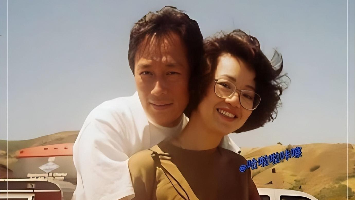 情人节！富士康老板发长文缅怀前妻，还晒出和前妻的拥抱照片