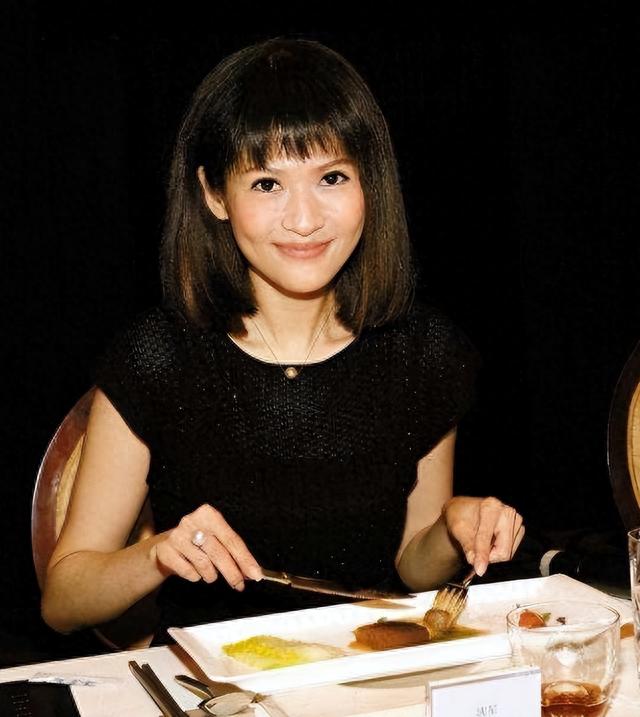 陈红:出轨整容医生,转移丈夫12亿财产,她到底有多狠?