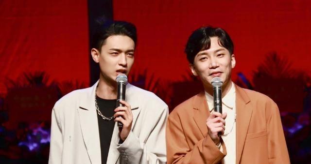 女篮|王鸥何九华同居添实锤！孟鹤堂现身女方小区接好友，未见王鸥身影