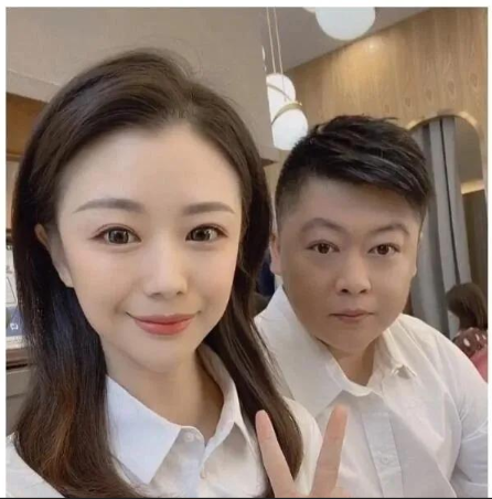 13对赵本山徒弟夫妻对比，文松老婆貌美如花，王小虎老婆撞脸周涛