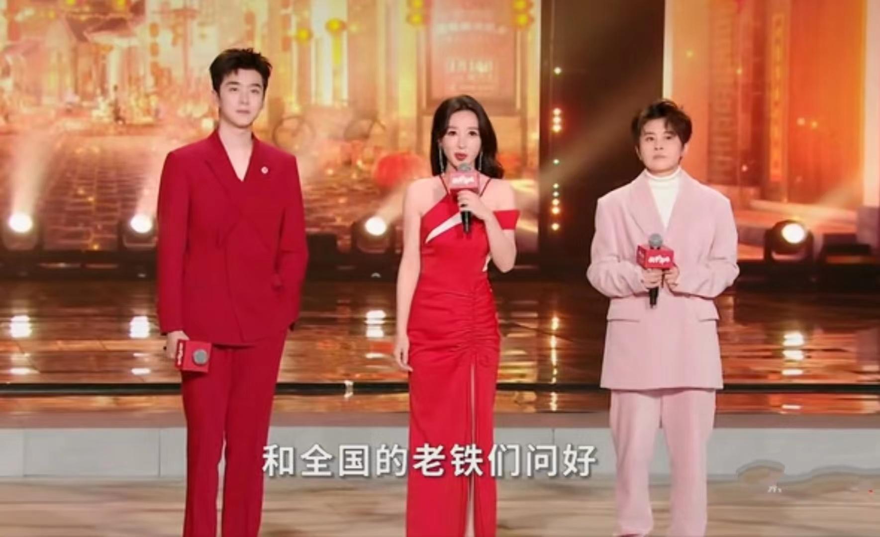 柳岩|内娱女星姿态万千,美丽“冻”人。