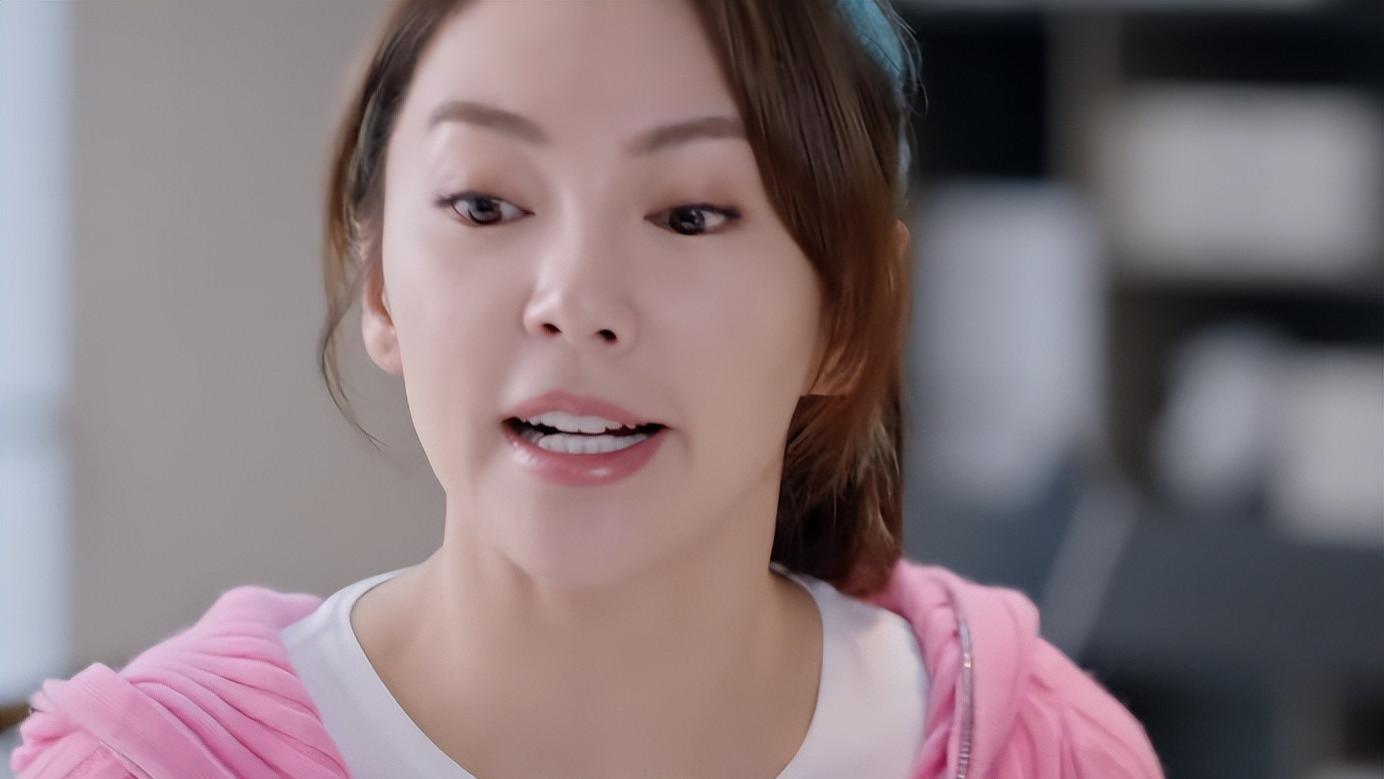 一张假脸毁掉整部剧！这三位女演员，顶着馒头脸演职场剧，不尴么