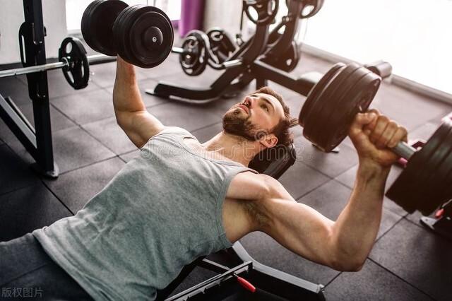 几个建议帮你突破增肌瓶颈期，练出更大肌肉维度