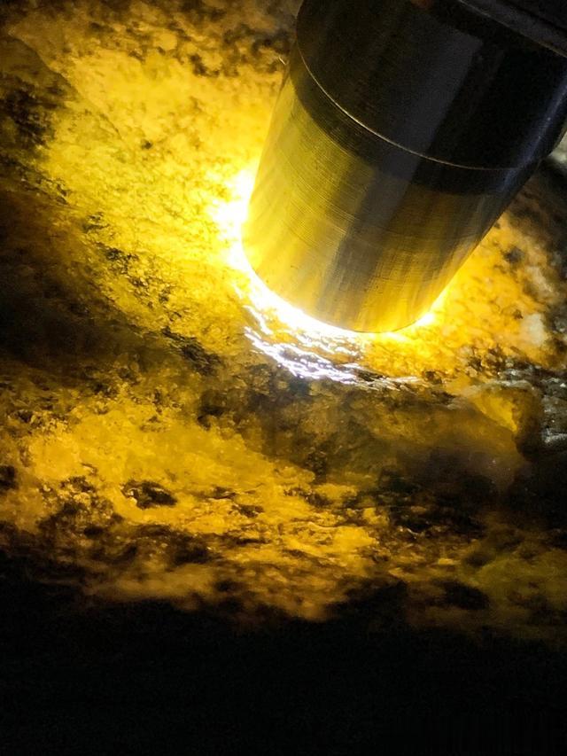 翡翠|莫西沙翡翠原石如何判断种水是糯冰还是冰?