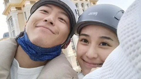 何超莲最新怼脸生图曝光！皮肤黝黑脸颊爆痘，身材五五分被嘲大妈