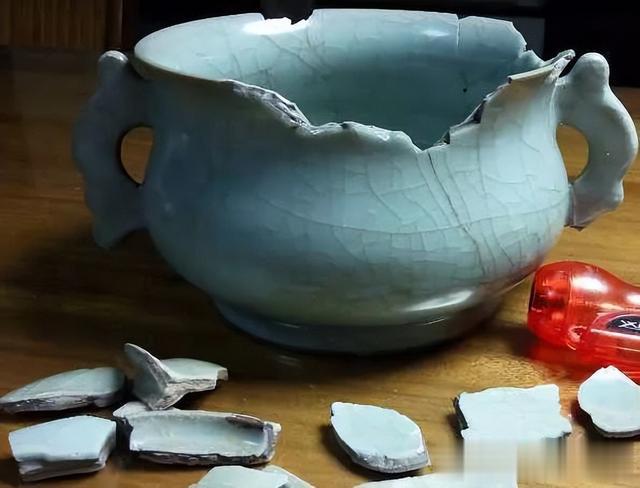 官窑|贾宝国一真一假说瓷器(X121-仿宋官窑香炉)