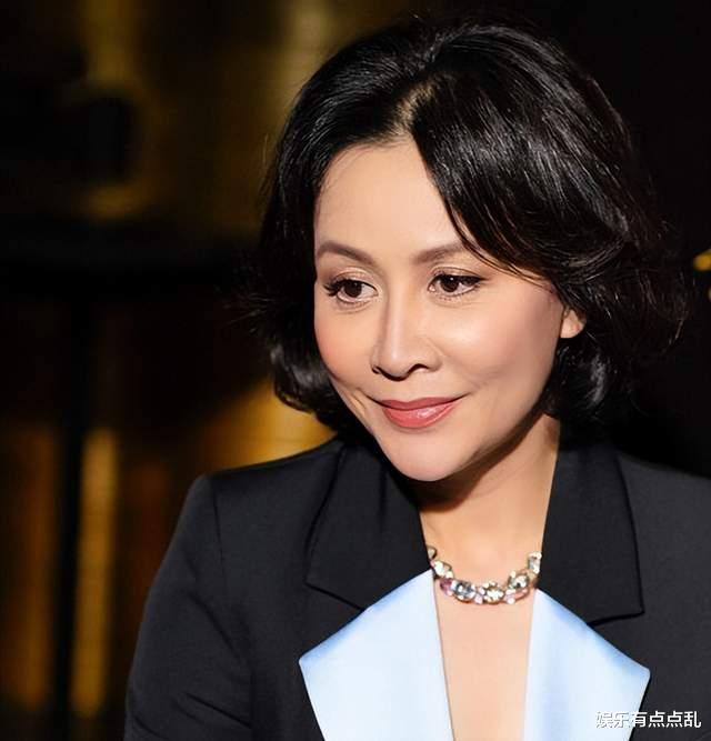 刘嘉玲问章子怡: 现在在路上遇到汪峰如何打招呼? 章子怡回复超好笑