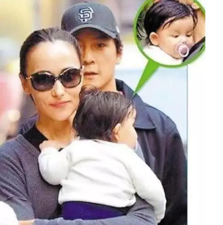 48岁吴彦祖近照曝光，十年无性婚姻带给了他啥？