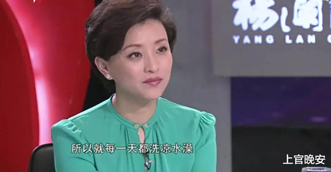 71岁的刘晓庆,又因为装嫩被吐槽,但这次我骂不出口