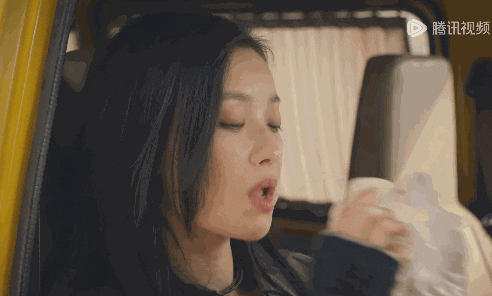 不会吃饭就别吃!看完刘琳的大葱蘸酱,那些“假吃”女星脸不疼吗