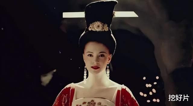 《封神》：新妲己终于出来了！看到剧照，「纣王」费翔太有福气了