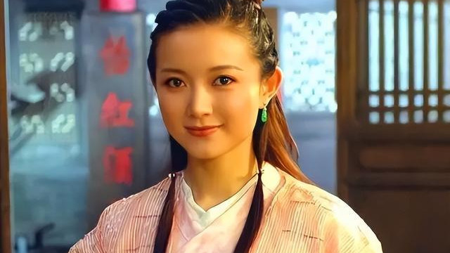穿衣搭配|当“硅胶脸”混进央视职场剧，撞上天然脸演员，简直是降维打击