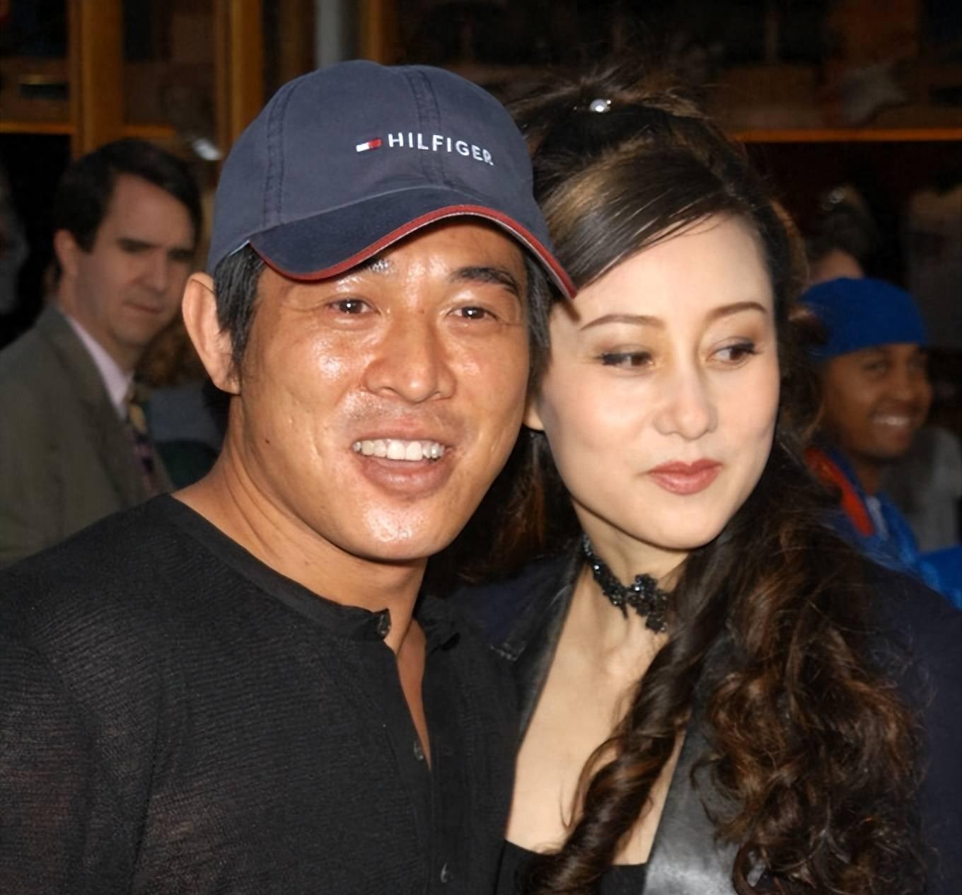 利智62岁幸福难掩,被李连杰抛弃,住贫民窟10年的黄秋燕怎样了?