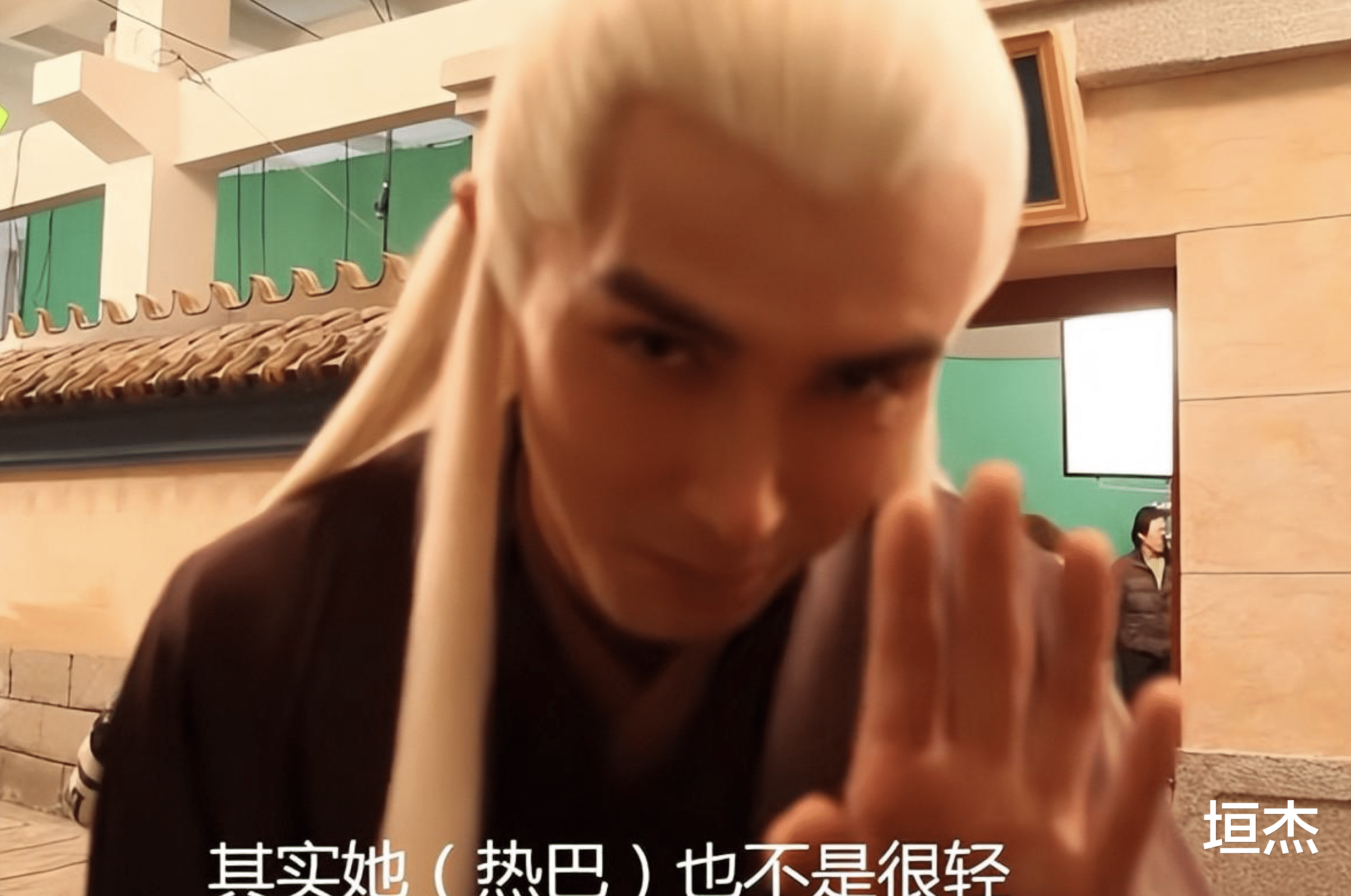 硅胶|拉不动弓、抱不动女主、硅胶假身材,内娱男星体虚的秘密藏不住了