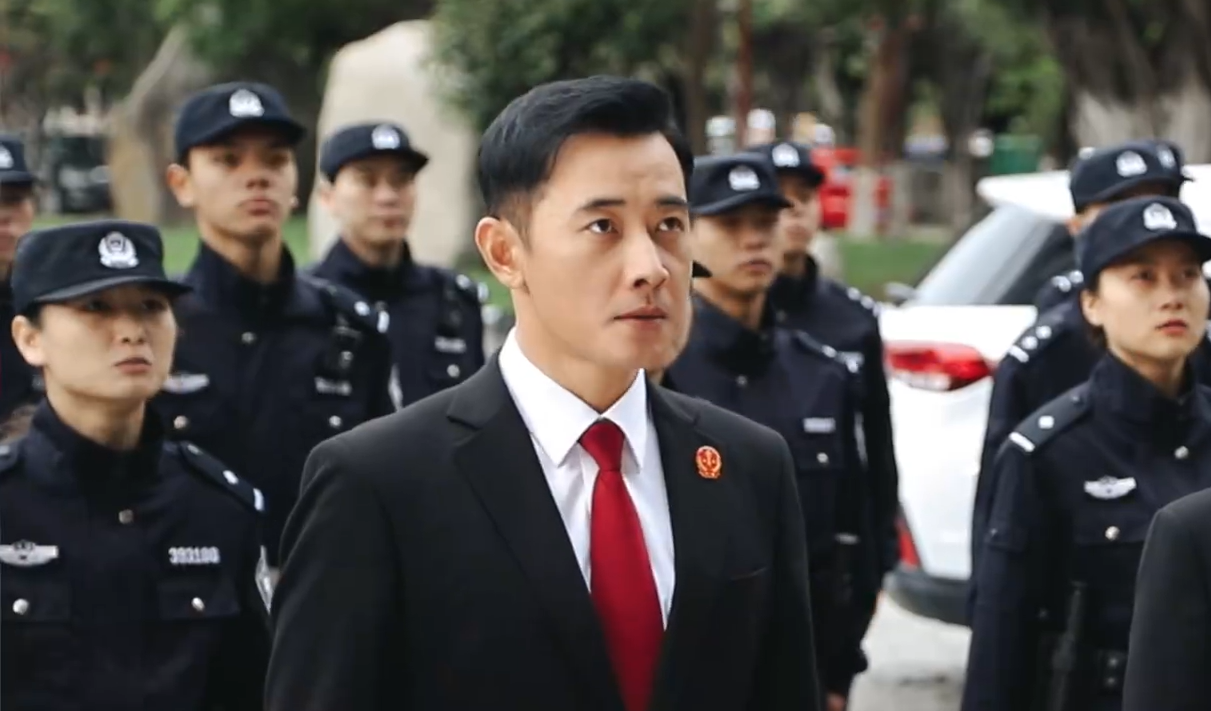 才播4集，就全国收视率第一，终于有让我熬夜狂追的央视反腐剧了