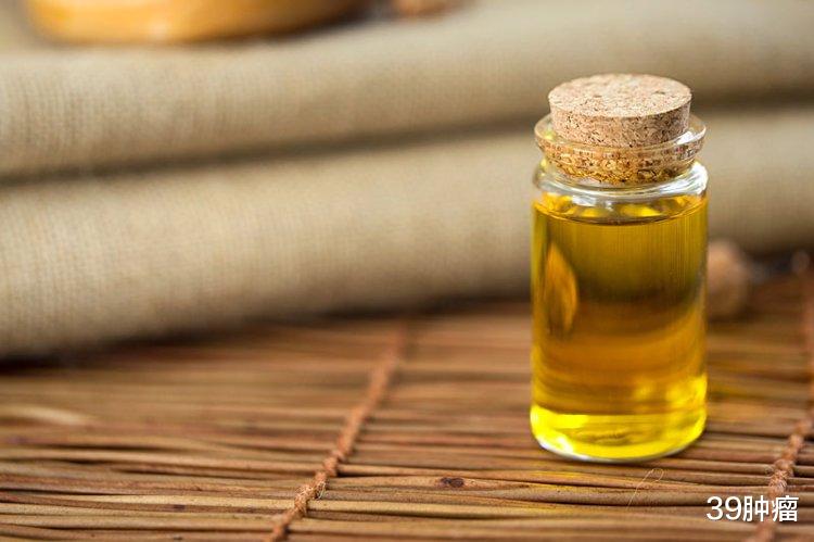 黑色素瘤|一勺猪油等于五副药？常吃猪油是到底养不养生？一次性告诉你真相