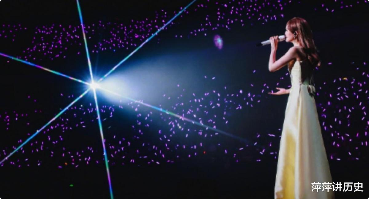 别着急封杀她,让全世界都看看她有多蠢,被牵连的几个人很无奈