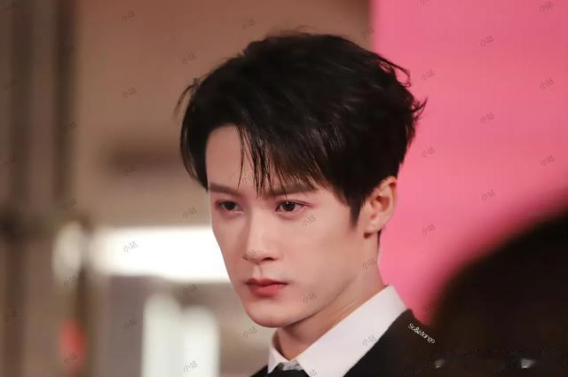 11.9娱乐瓜：任嘉伦王一博肖战成毅热巴赵露思檀健次邓为娜扎许凯