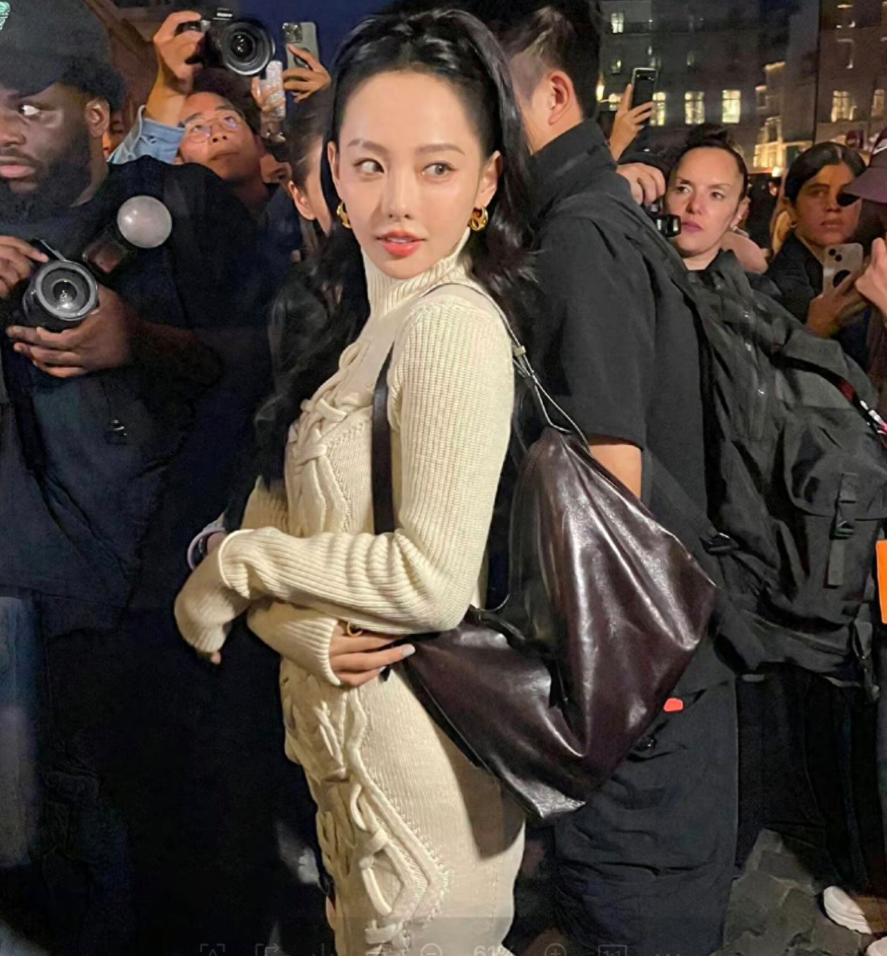 张嘉倪为洗白立爱国人设!疯马秀后口碑狂跌,国庆发文表白祖国