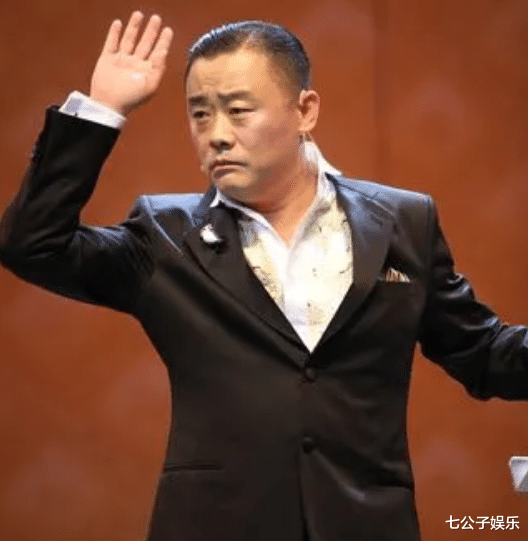 事实证明，“消失”了六年的周立波，已经走上一条不归路