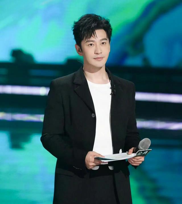 凉了，Angelababy离封杀不远，网友：黄晓明别复婚