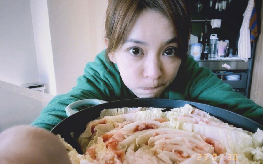 交往47个男友,与陌生人亲吻,她怎么从清纯小花变成了顶级绿茶?