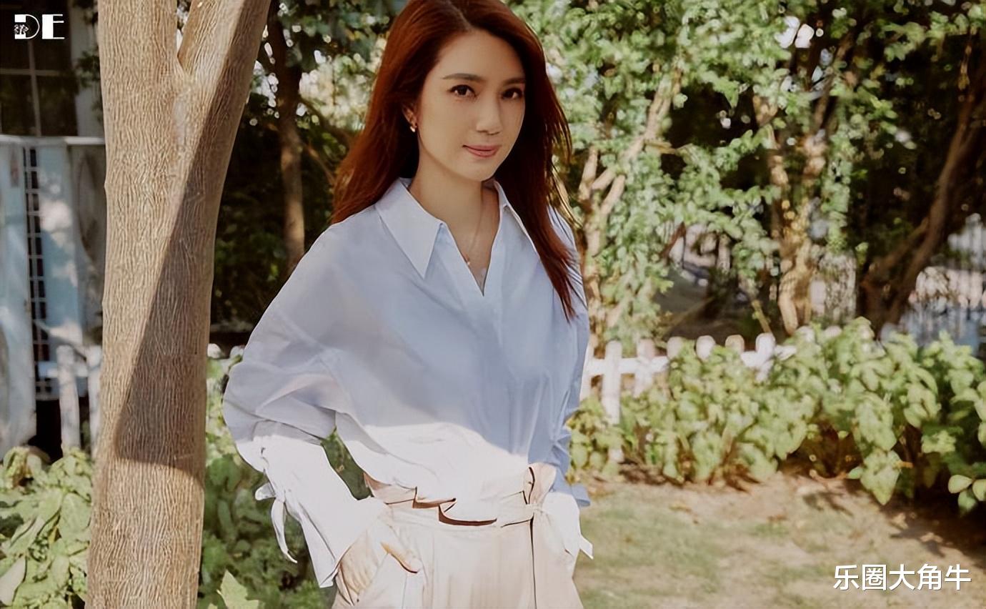 为何出轨了5年后,洪欣才决定与张丹峰离婚,她的聪明你想象不到