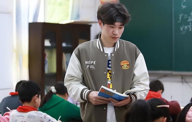 教师|各地教师纷纷晒出年终奖,差距属实有点大