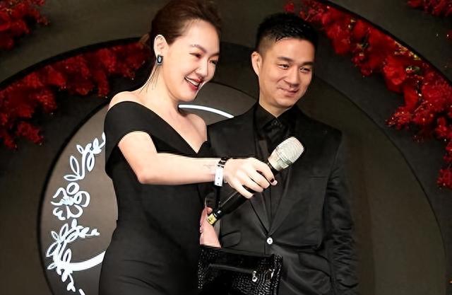 许雅钧私生子认祖归宗!小S双眼红肿,打扮似保姆,疑净身出户