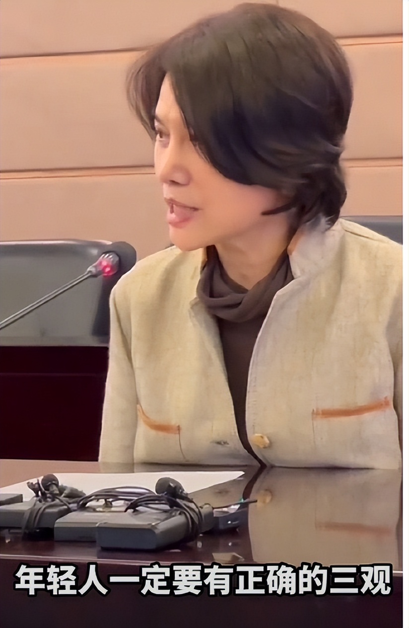 国企|格力主播穿“免职裙”,拉黑网友惹众怒,官方回应疑在“打太极”