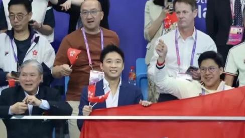 霍启山选妻？与父兄围观女子游泳项目，曾自曝理想型类似郭晶晶