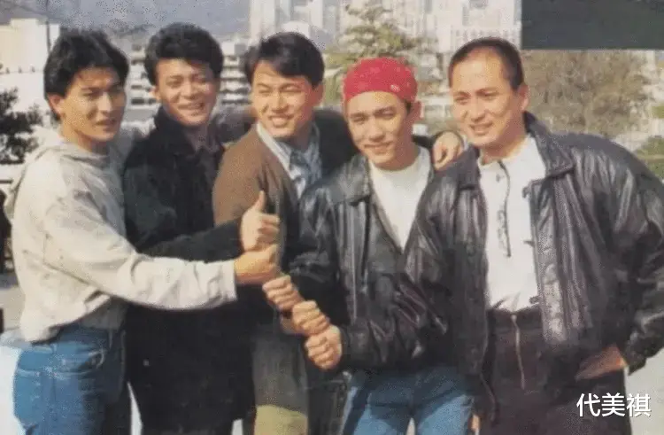 她突然去世，侮辱却早已开始