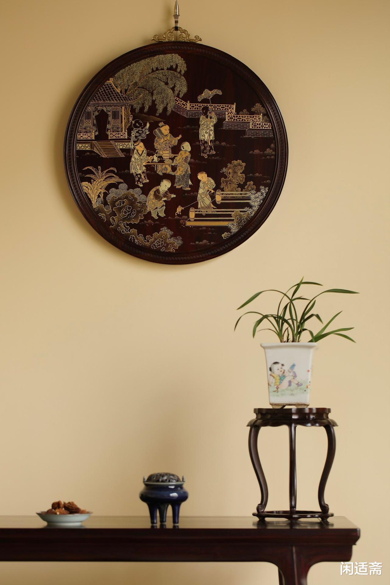 |小叶紫檀描金，夏景戏婴图