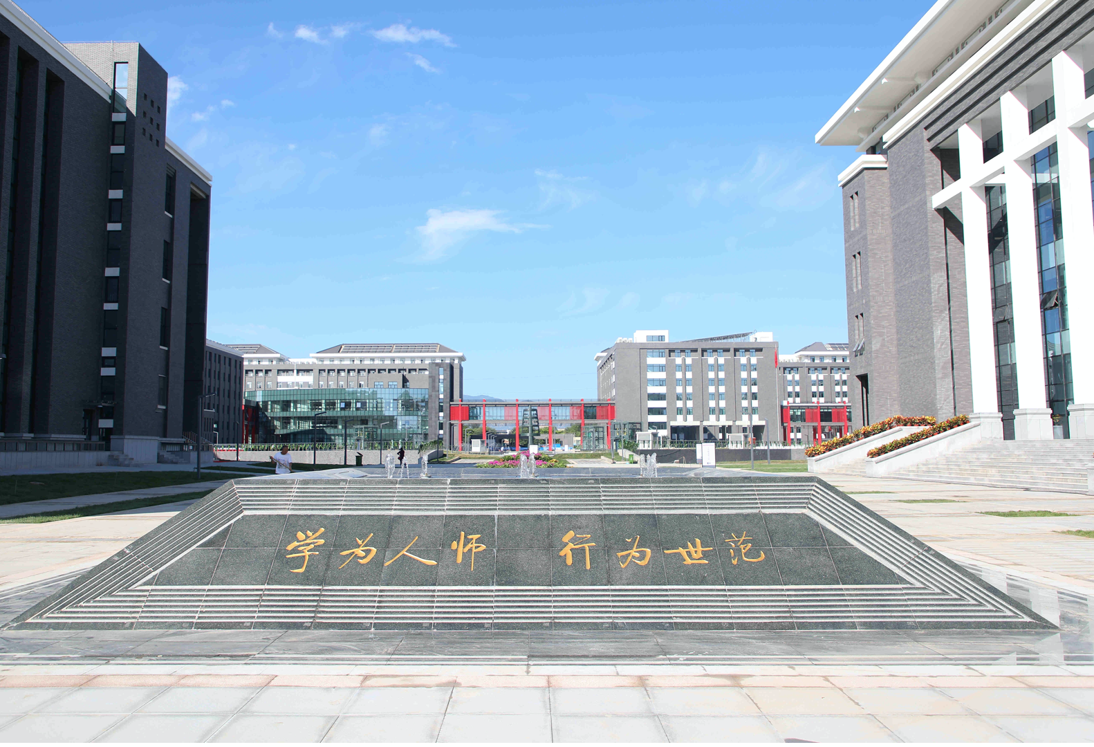 高校|性格外向的女生,适合报考的8个专业,竞争优势大,找工作也容易